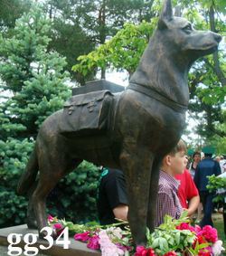 памятник собаке